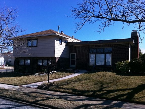 3rd image of 8801 Pacific Ave