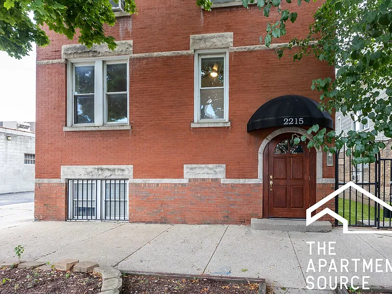 2215 W Wellington Ave #1R — Photo 17