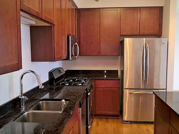 2nd image of 1134 W Granville Ave APT 614