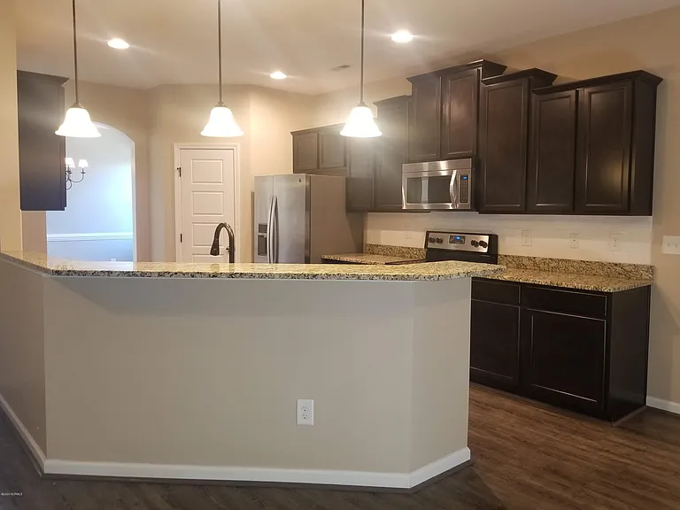 411 Cyrus Thompson Dr — Photo 9