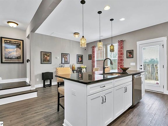 5th image of 21 Timber Oak Way