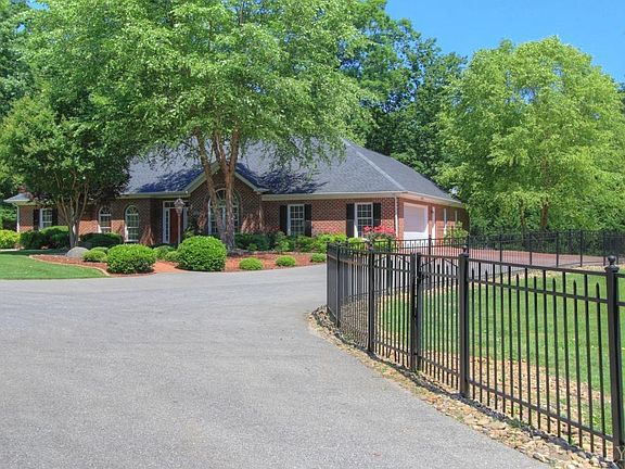 4th image of 1125 Audubon Dr