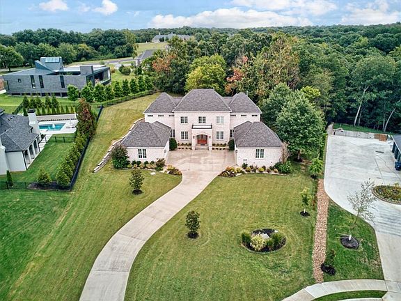 3rd image of 5511 Walters Cir