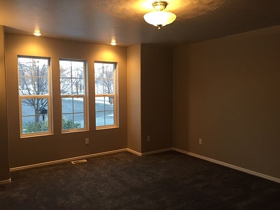 3rd image of 3475 Somerset Dr