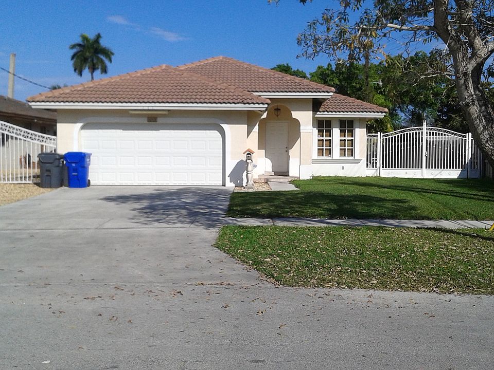 1st image of 111 Calle Largo Dr