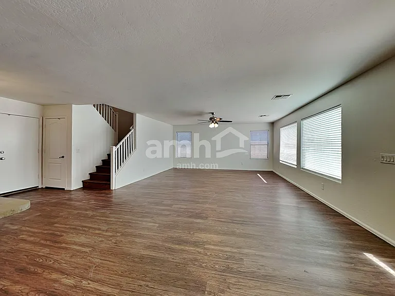 4021 S 55th Dr — Photo 6