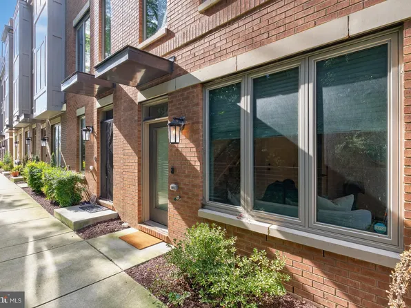 864 Thompson Cres #44, Rockville, MD 20852