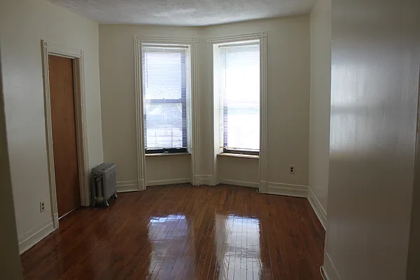 Rented by Urban Management & Development Inc | media 7