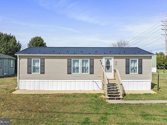 5th image of 287 Royal Crest Dr