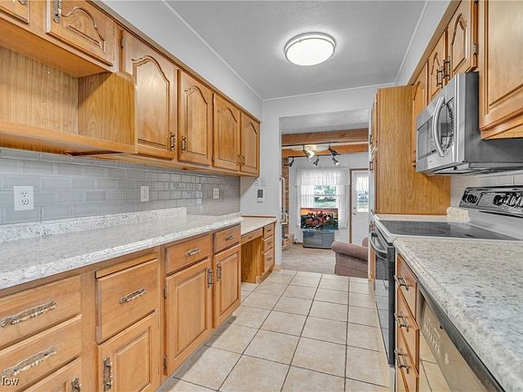 3rd image of 26919 Westwood Ln