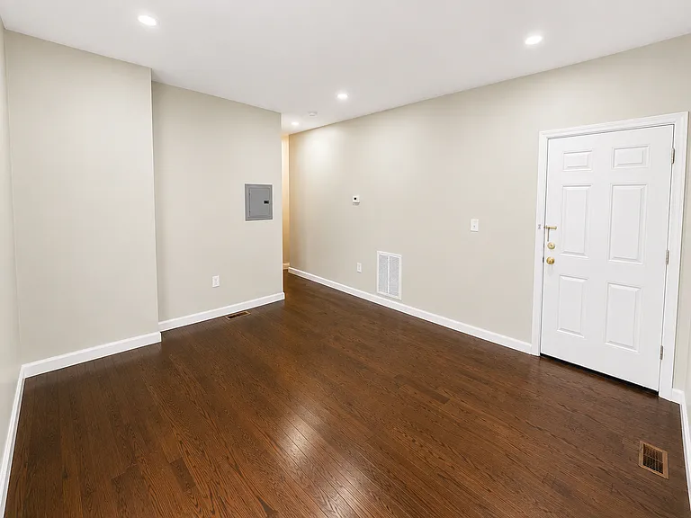 566-568 Summer Ave #1L — Photo 6
