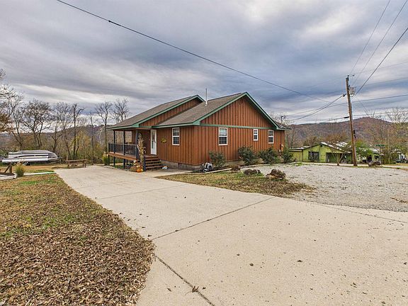 2nd image of 285 2nd St