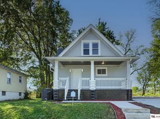 3815 Maple St, Omaha, NE 68111