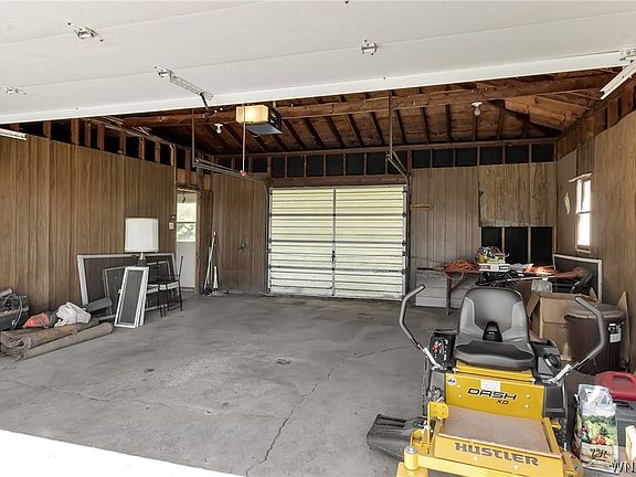 4th image of 8130 Packard Rd