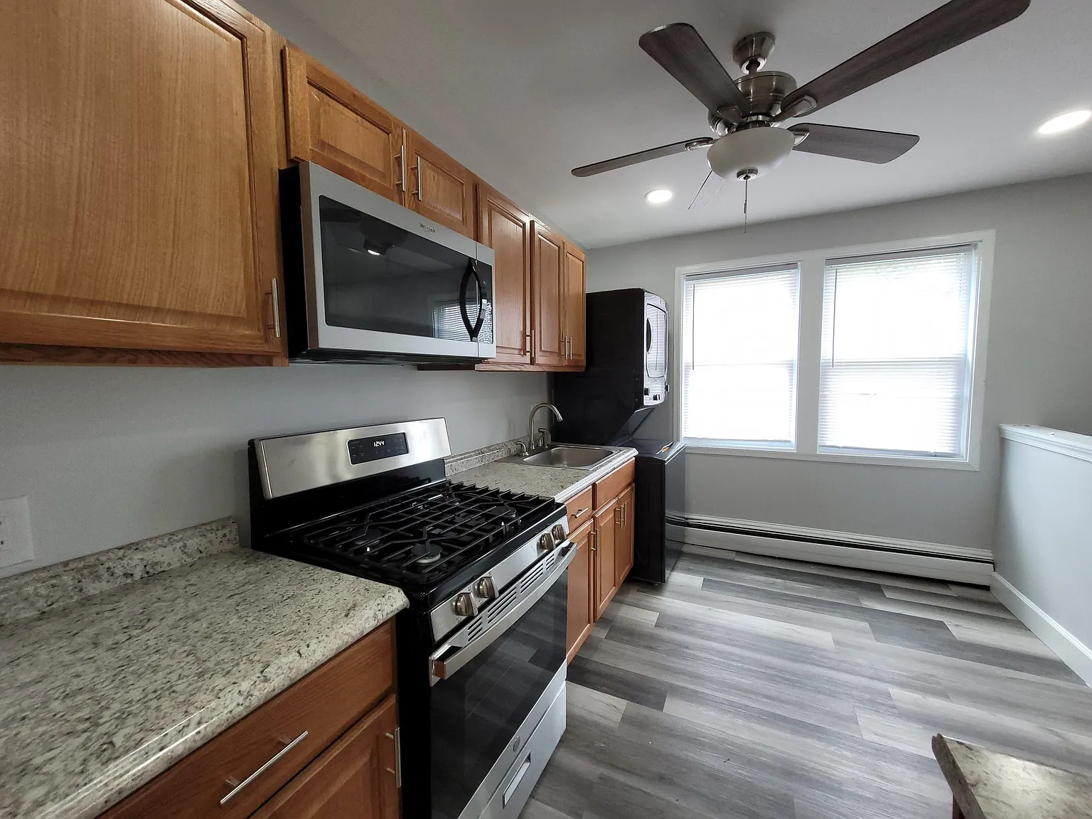 3 bed, $1,600 — Photo 4