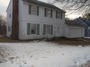 701 N Hennepin St, Winthrop, MN 55396