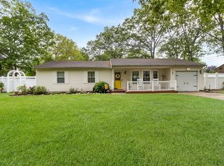 44 Lowell Ave, Holtsville, NY 11742