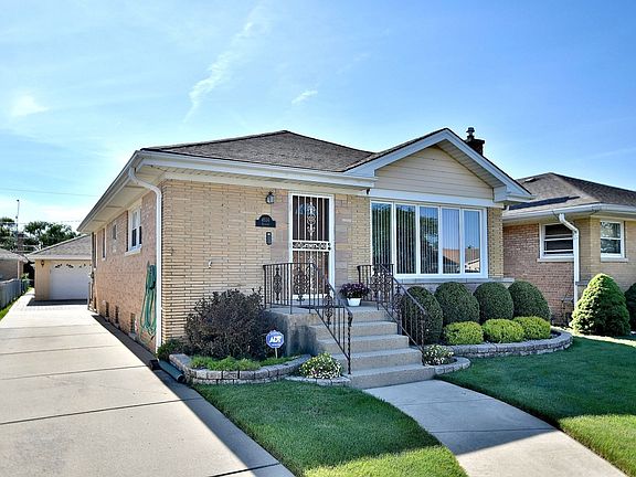 2nd image of 4556 N Osage Ave