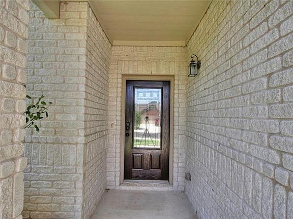 4th image of 320 Cliffwood Dr