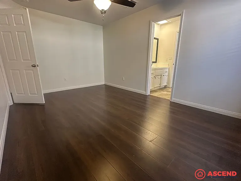 10407 Loughton Ave — Photo 13
