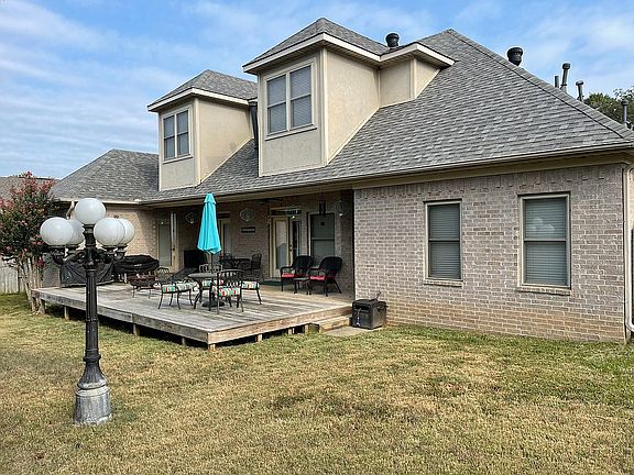 2nd image of 5110 Caribbean Dr E