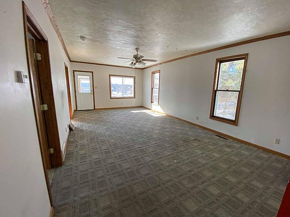 4th image of 411 E Frederick St #E