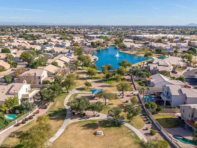 445 W Sereno Dr — Photo 26