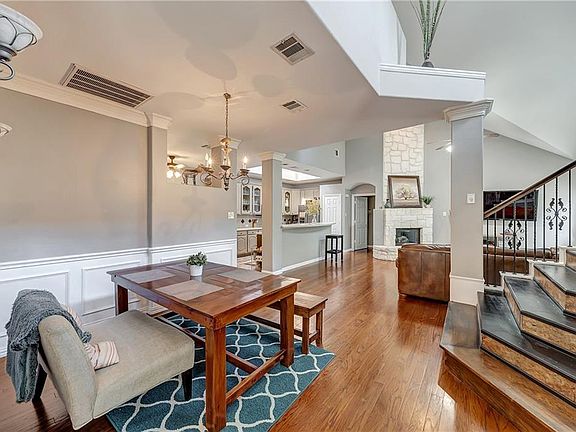 4th image of 3805 Fairfax Dr