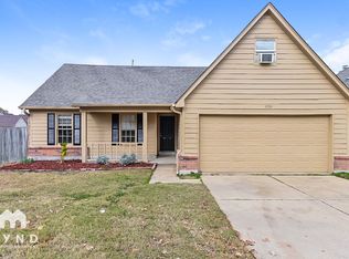 7792 Lowrance Rd, Memphis, TN 38125