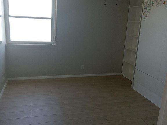 5th image of 4015 Bayshore Blvd APT 6B