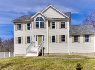 29 Sycamore Ln, Billerica, MA 01821