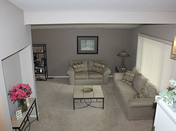 3rd image of 1150 Lomond Dr