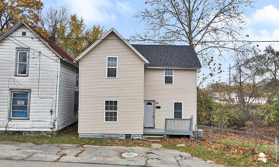 1st image of 219 Coul St