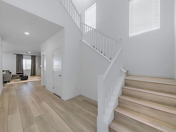 4th image of 290 Robson Ridge Ln