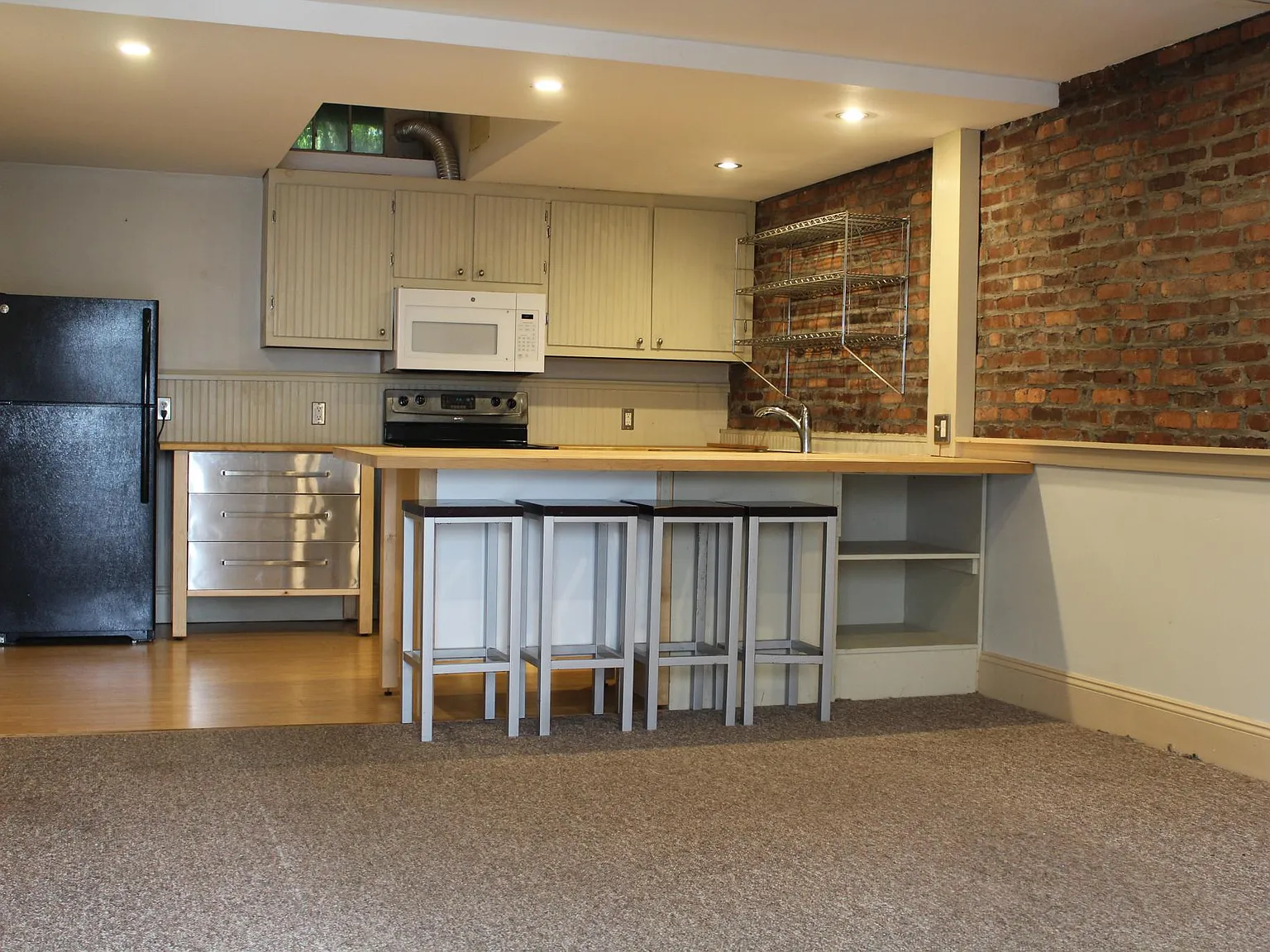 13 Thompson St — Photo 1