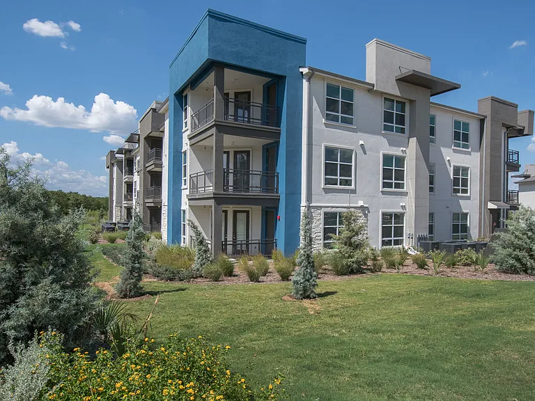 Located in an appealing and accessible North Austin location, 10 minutes from The Domain