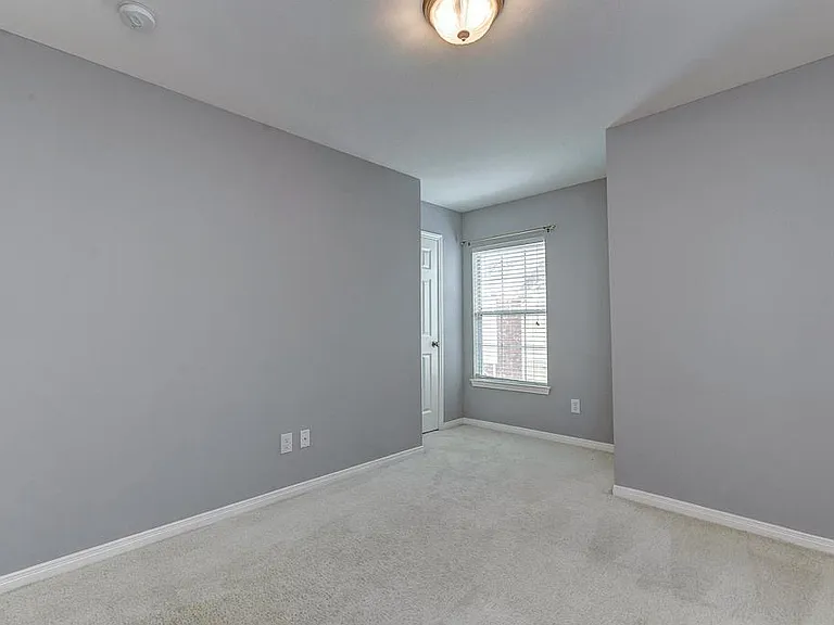 2649 Helena St — Photo 22