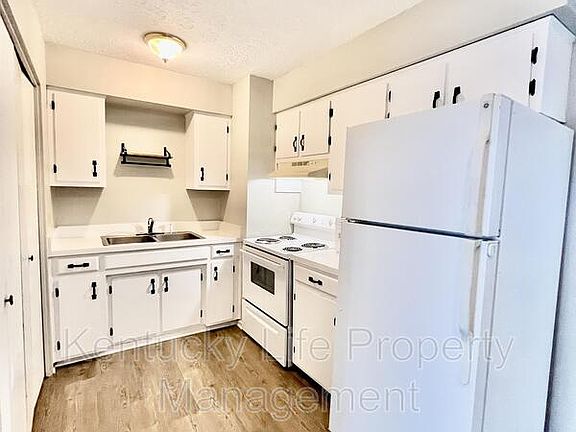 4th image of 141 Centennial Dr APT A