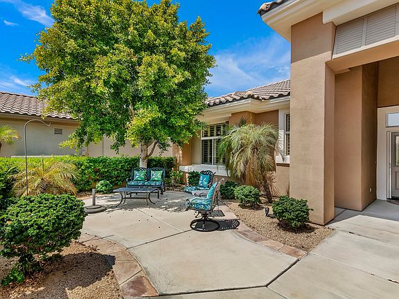 4th image of 78678 Kentia Palm Dr