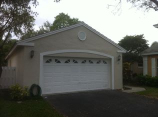 9577 NW 9th Ct, Plantation, FL 33324