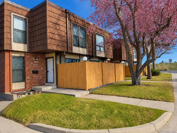 9472 W Utah Pl, Lakewood, CO 80232