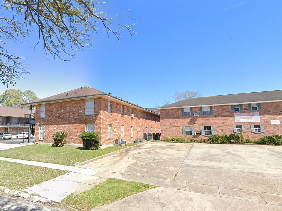 2nd image of 888 Monet Dr #1