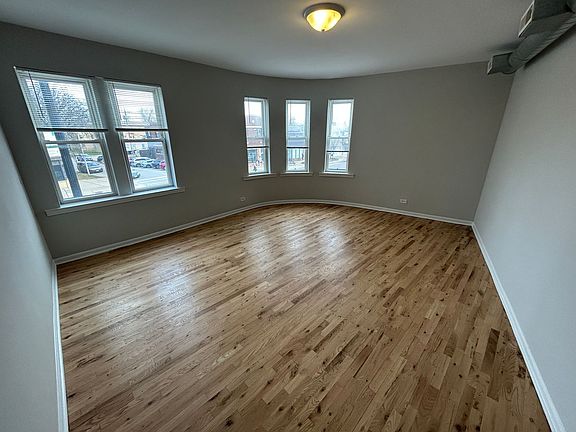 5th image of 2360 N Neva Ave #202