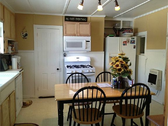 3rd image of 115 Alba St