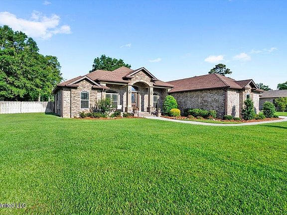3rd image of 505 Oak Haven Dr