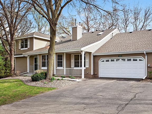 3rd image of 14722 Oak Run Ln