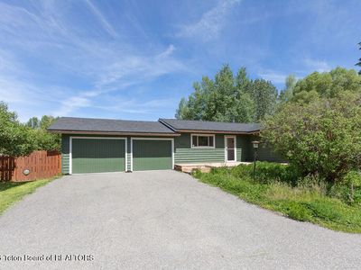 1065 W Longhorn Dr, Jackson, WY, 83001