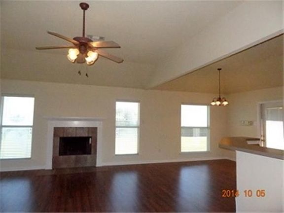2nd image of 510 Oak Point Dr