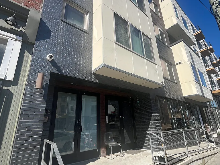 1608 Ridge Ave #401 — Photo 2
