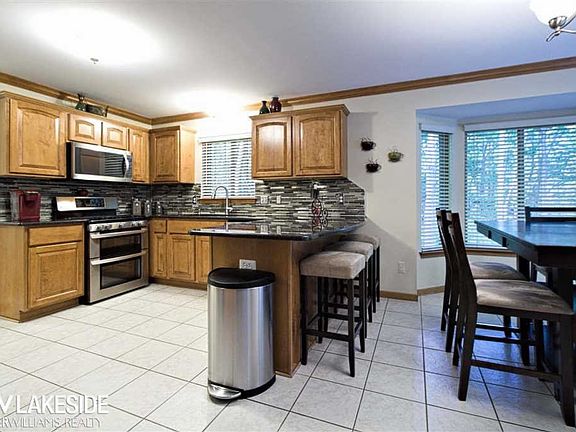 4th image of 21235 Pine Cone Dr
